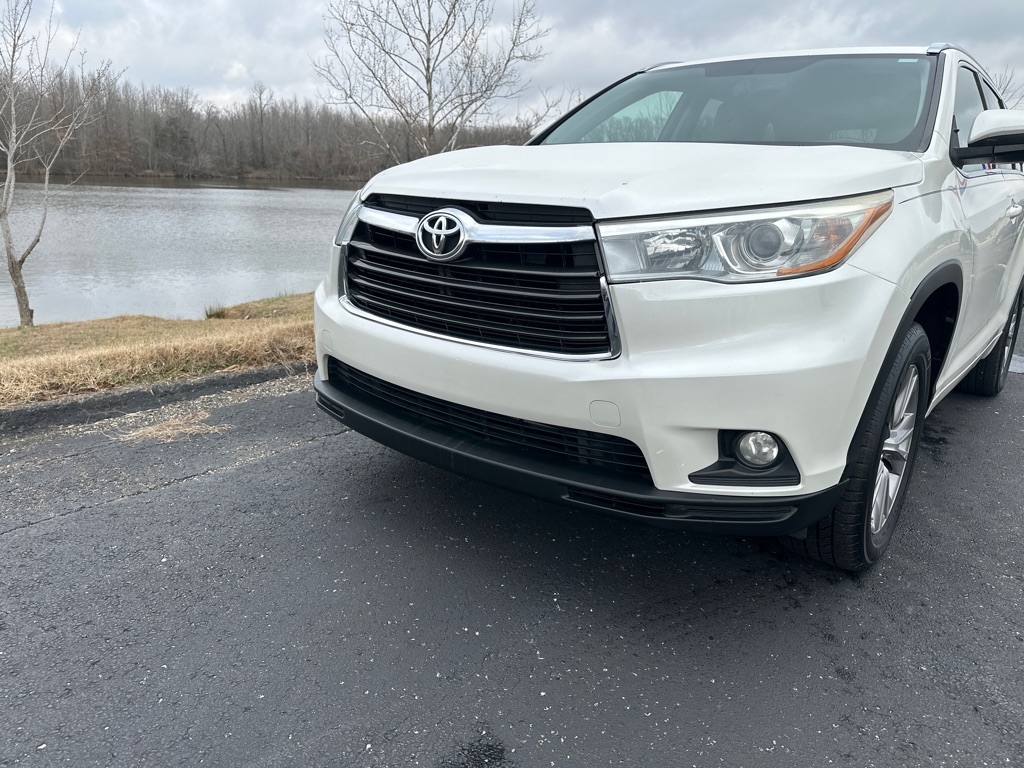 Toyota Highlander FWD 4dr V6 XLE (Natl) 2015