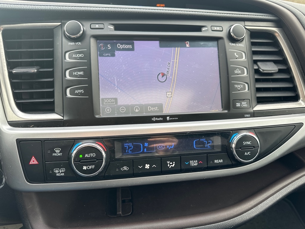 Toyota Highlander FWD 4dr V6 XLE (Natl) 2015