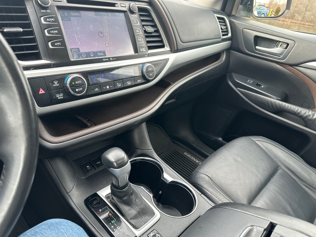 Toyota Highlander FWD 4dr V6 XLE (Natl) 2015