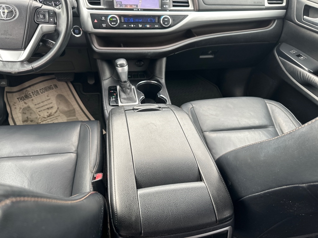 Toyota Highlander FWD 4dr V6 XLE (Natl) 2015