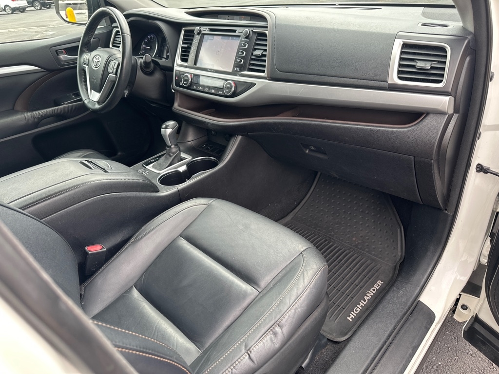 Toyota Highlander FWD 4dr V6 XLE (Natl) 2015