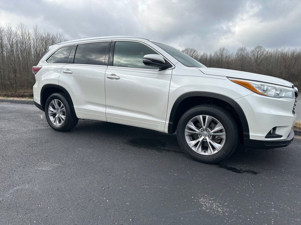 Toyota Highlander FWD 4dr V6 XLE (Natl) 2015