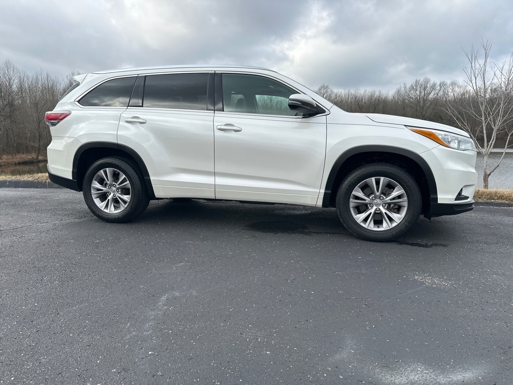 Toyota Highlander FWD 4dr V6 XLE (Natl) 2015