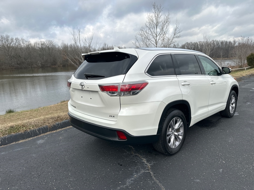 Toyota Highlander FWD 4dr V6 XLE (Natl) 2015