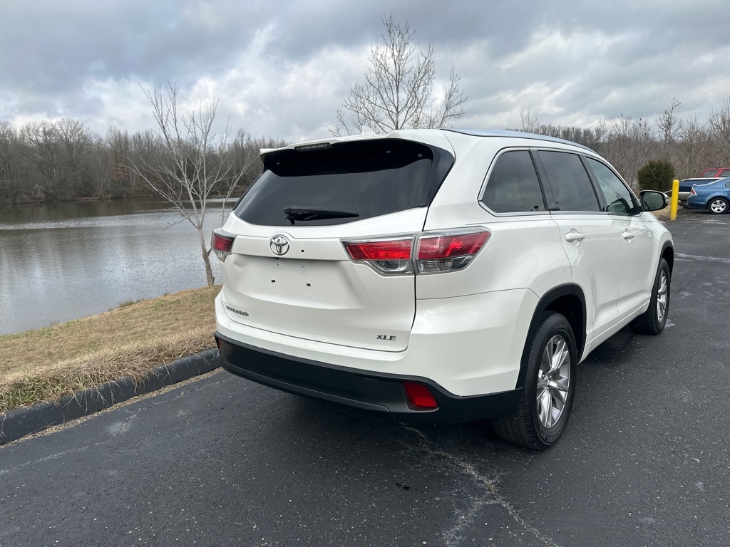 Toyota Highlander FWD 4dr V6 XLE (Natl) 2015