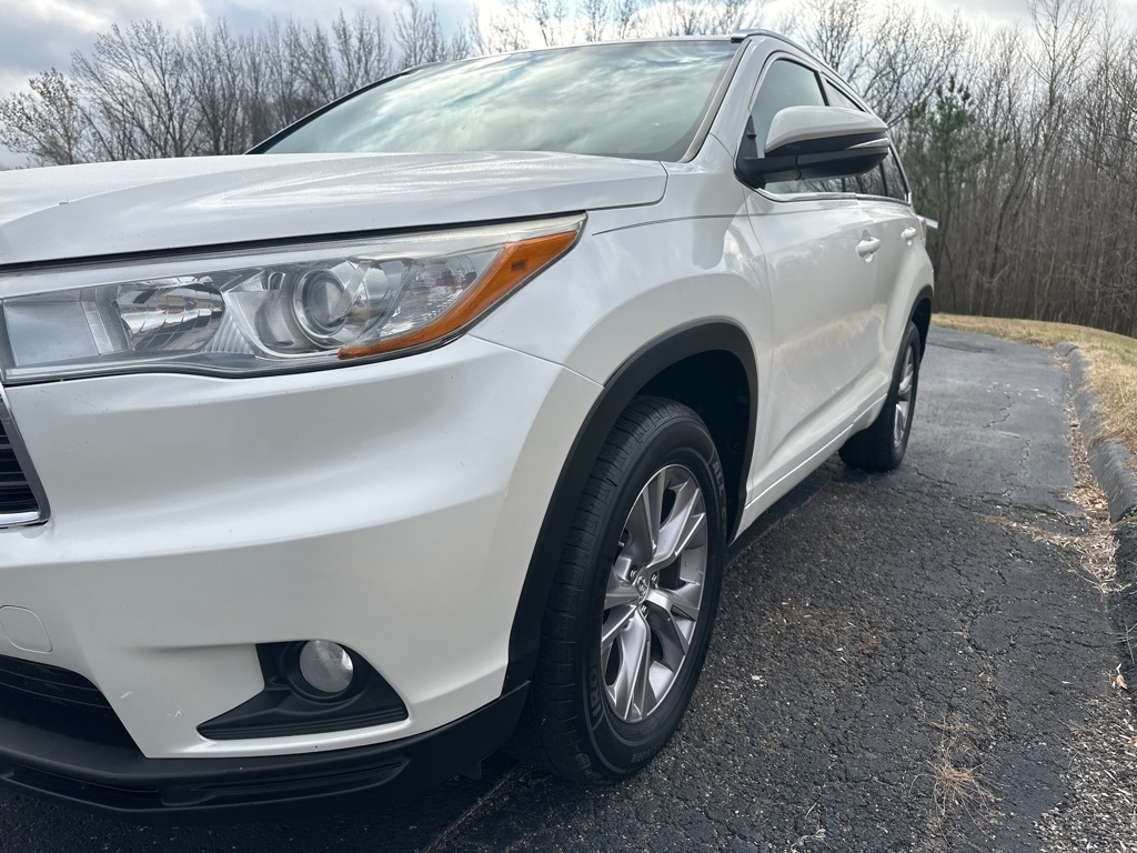 Toyota Highlander FWD 4dr V6 XLE (Natl) 2015