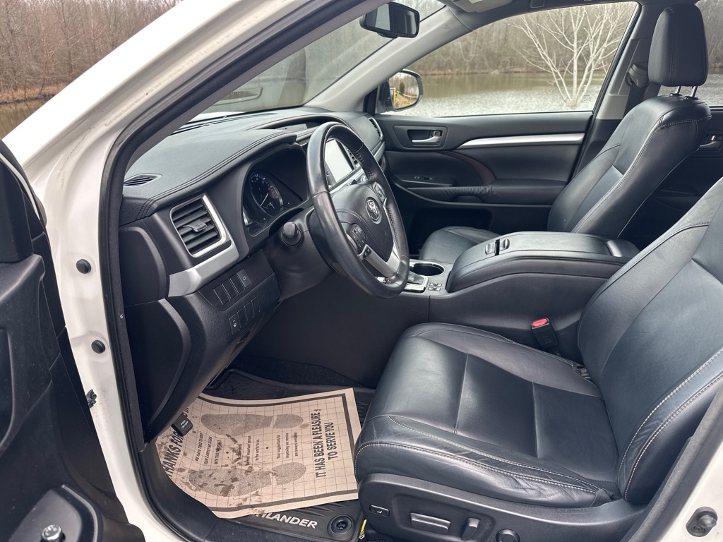 Toyota Highlander FWD 4dr V6 XLE (Natl) 2015