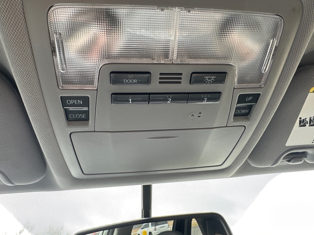 Toyota Highlander FWD 4dr V6 XLE (Natl) 2015