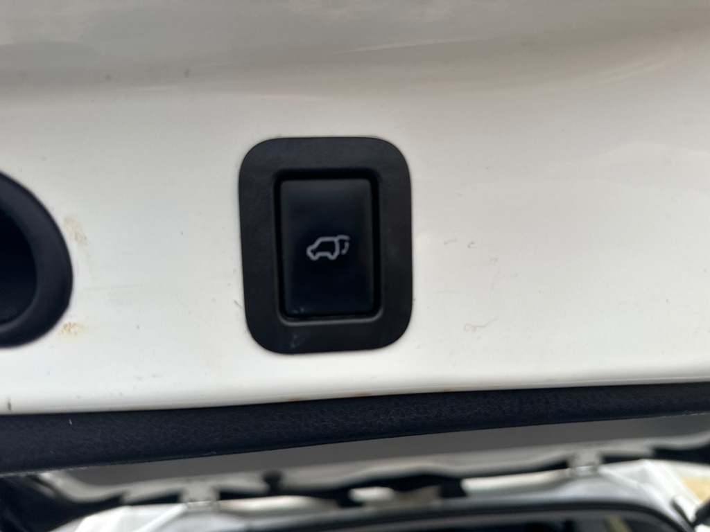 Toyota Highlander FWD 4dr V6 XLE (Natl) 2015