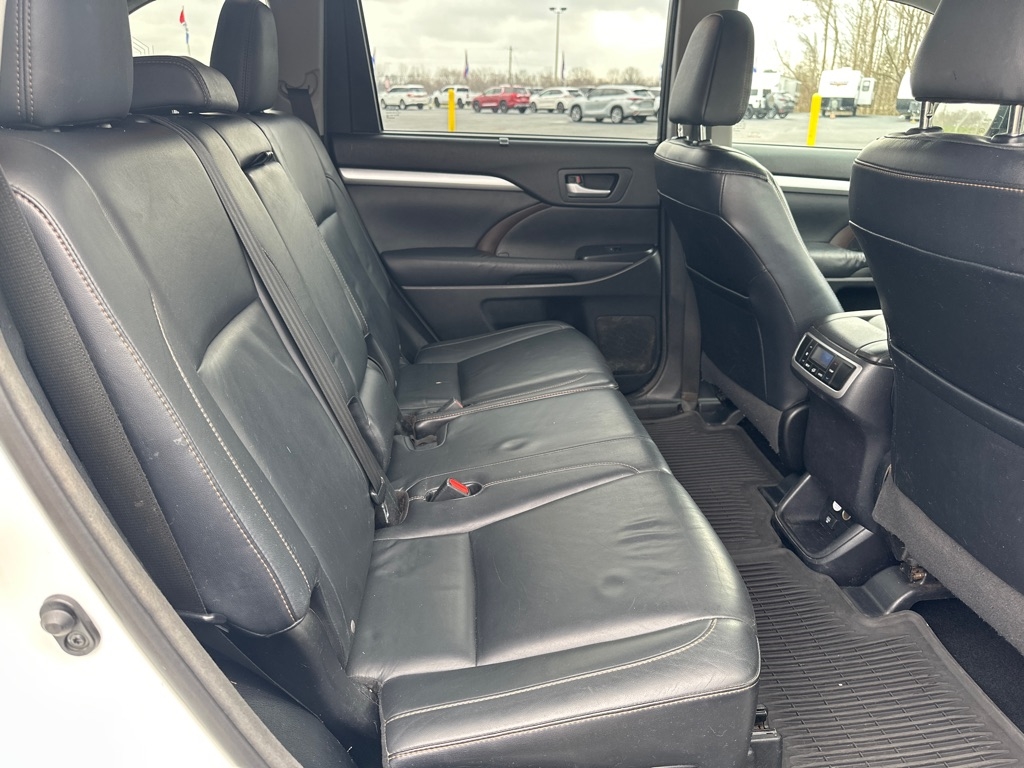 Toyota Highlander FWD 4dr V6 XLE (Natl) 2015