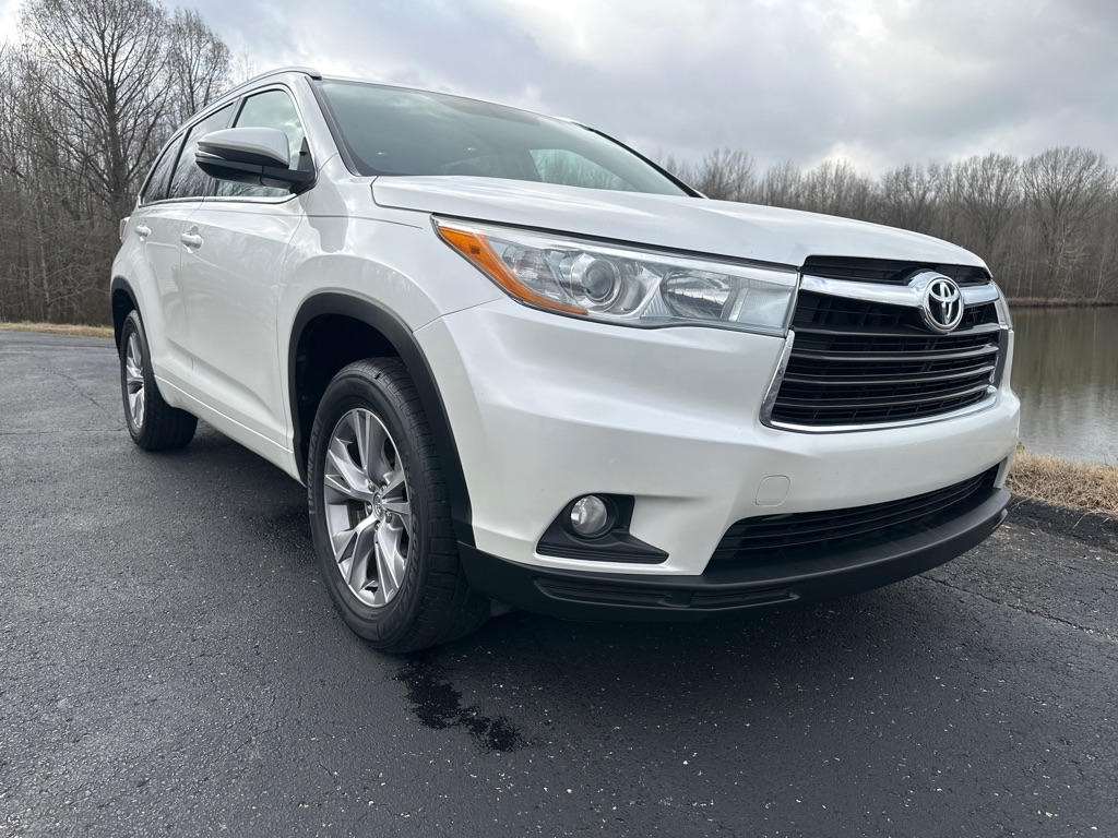 Toyota Highlander FWD 4dr V6 XLE (Natl) 2015