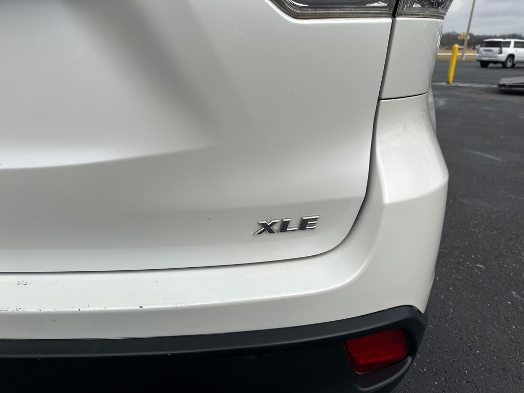 Toyota Highlander FWD 4dr V6 XLE (Natl) 2015