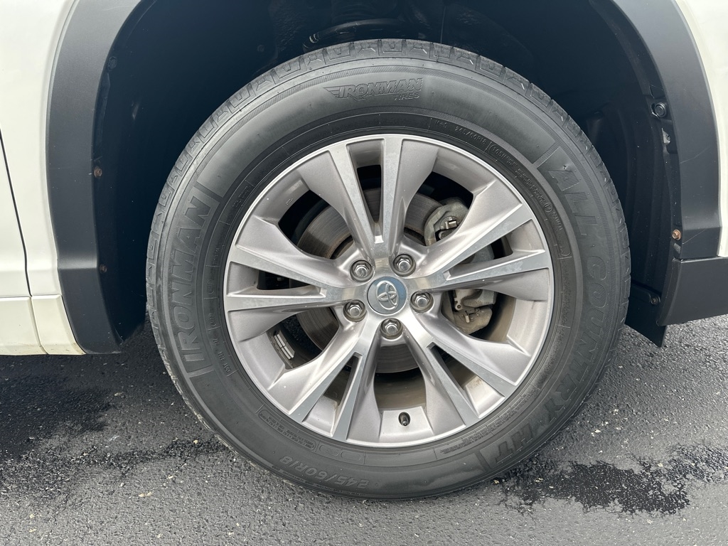 Toyota Highlander FWD 4dr V6 XLE (Natl) 2015