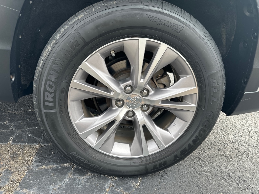 Toyota Highlander FWD 4dr V6 XLE (Natl) 2015