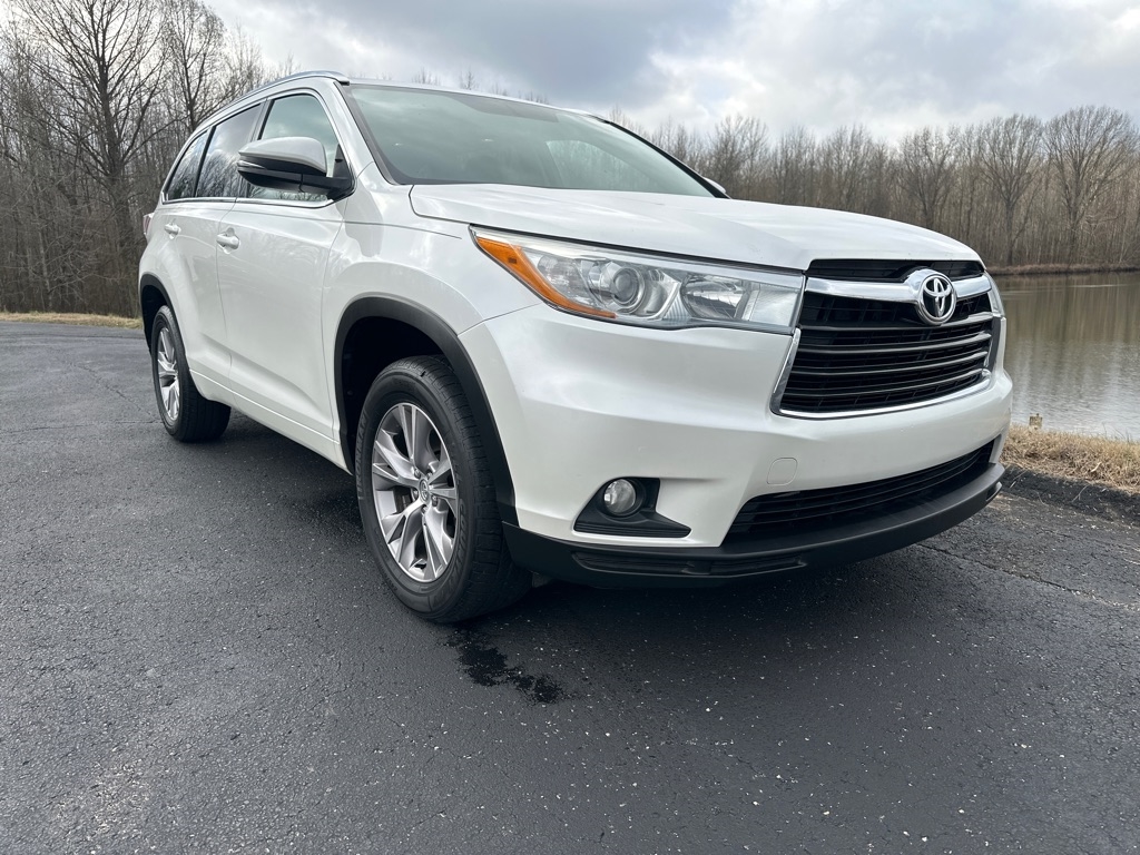 Toyota Highlander FWD 4dr V6 XLE (Natl) 2015