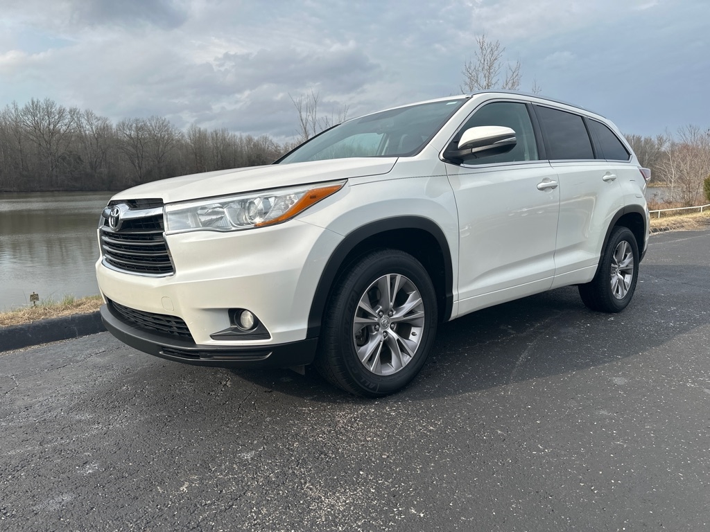 Toyota Highlander FWD 4dr V6 XLE (Natl) 2015