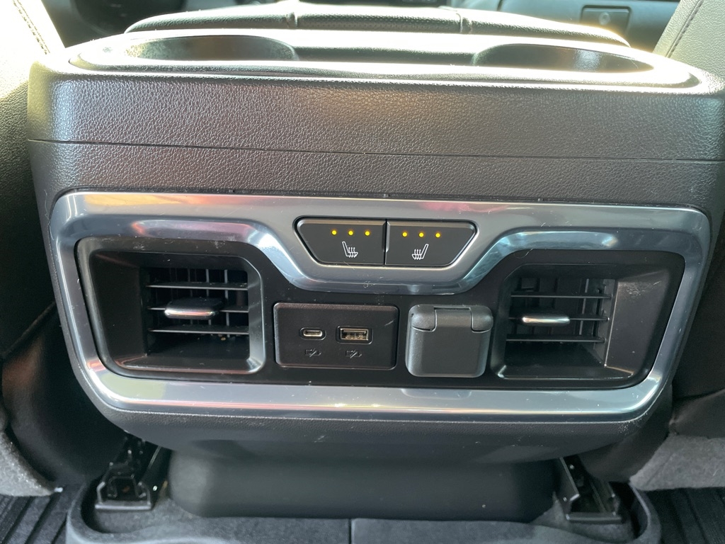 GMC Sierra 1500 4WD Crew Cab 147" AT4 2019