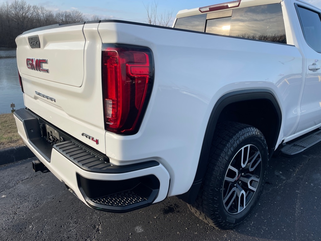 GMC Sierra 1500 4WD Crew Cab 147" AT4 2019