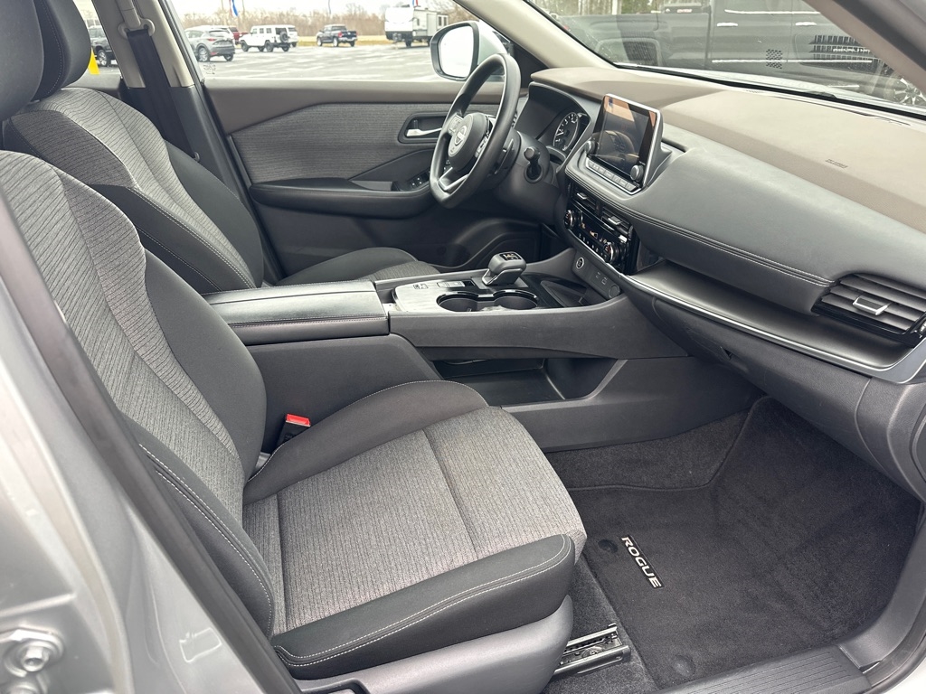 Nissan Rogue FWD SV 2022