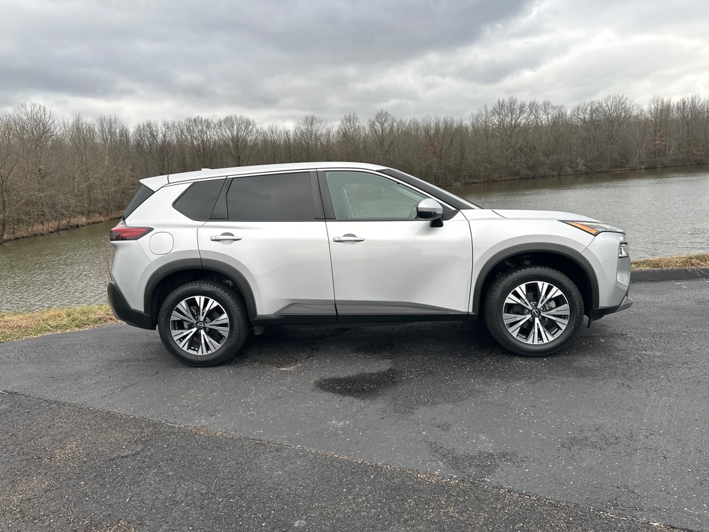 Nissan Rogue FWD SV 2022