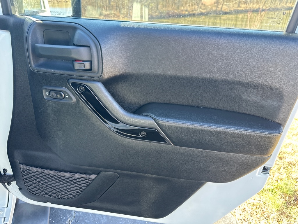 Jeep Wrangler Unlimited 4WD 4dr Altitude 2014