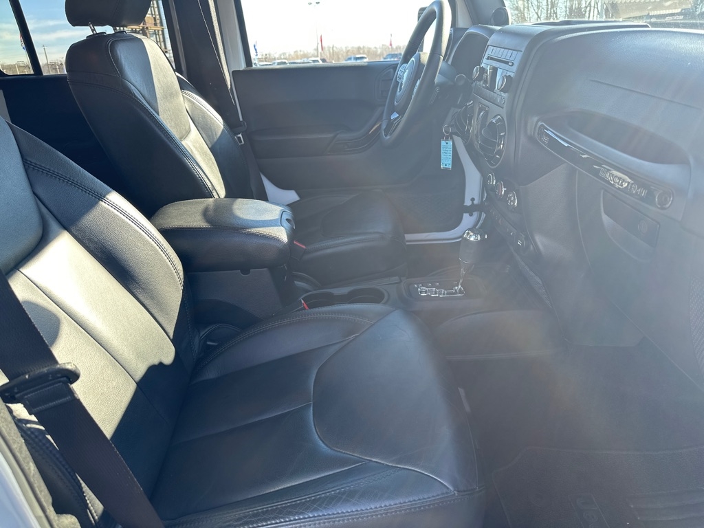 Jeep Wrangler Unlimited 4WD 4dr Altitude 2014