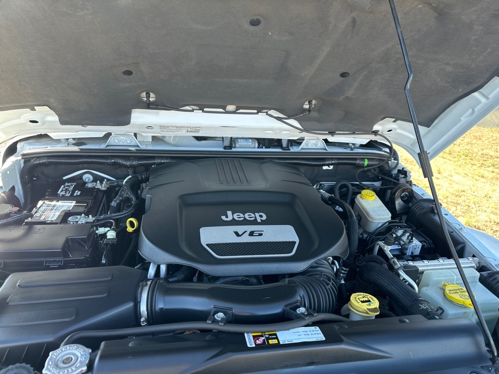 Jeep Wrangler Unlimited 4WD 4dr Altitude 2014