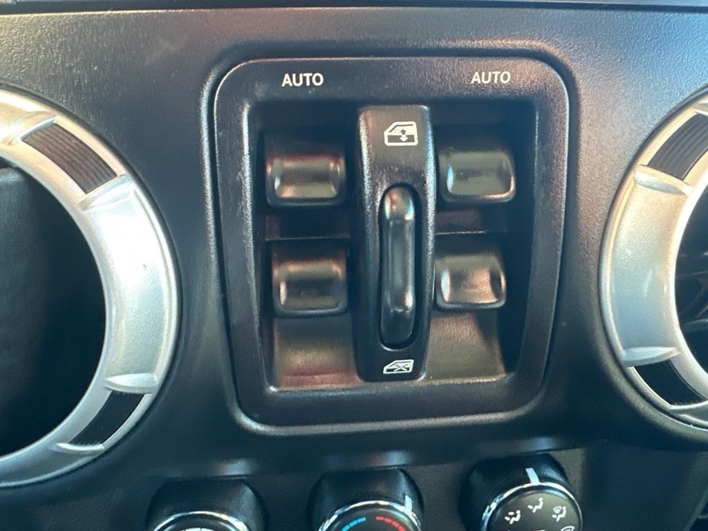 Jeep Wrangler Unlimited 4WD 4dr Sahara 2015