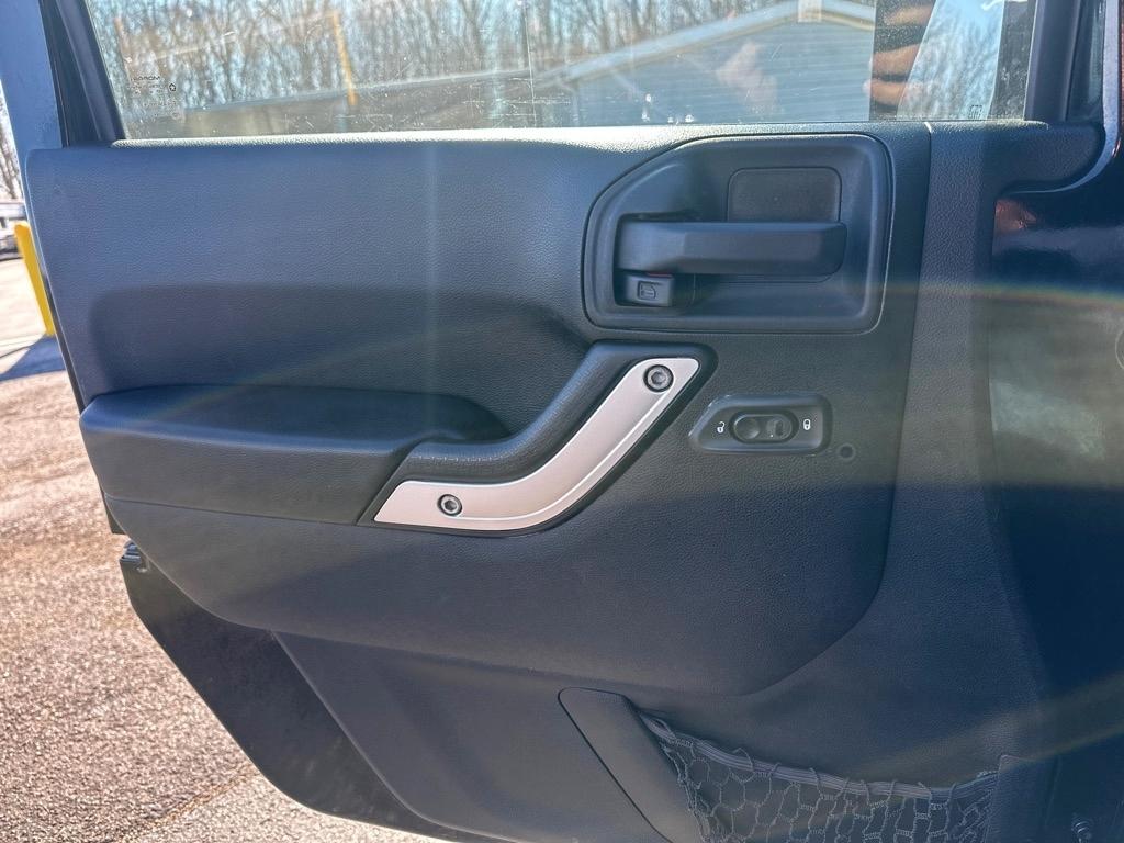 Jeep Wrangler Unlimited 4WD 4dr Sahara 2015