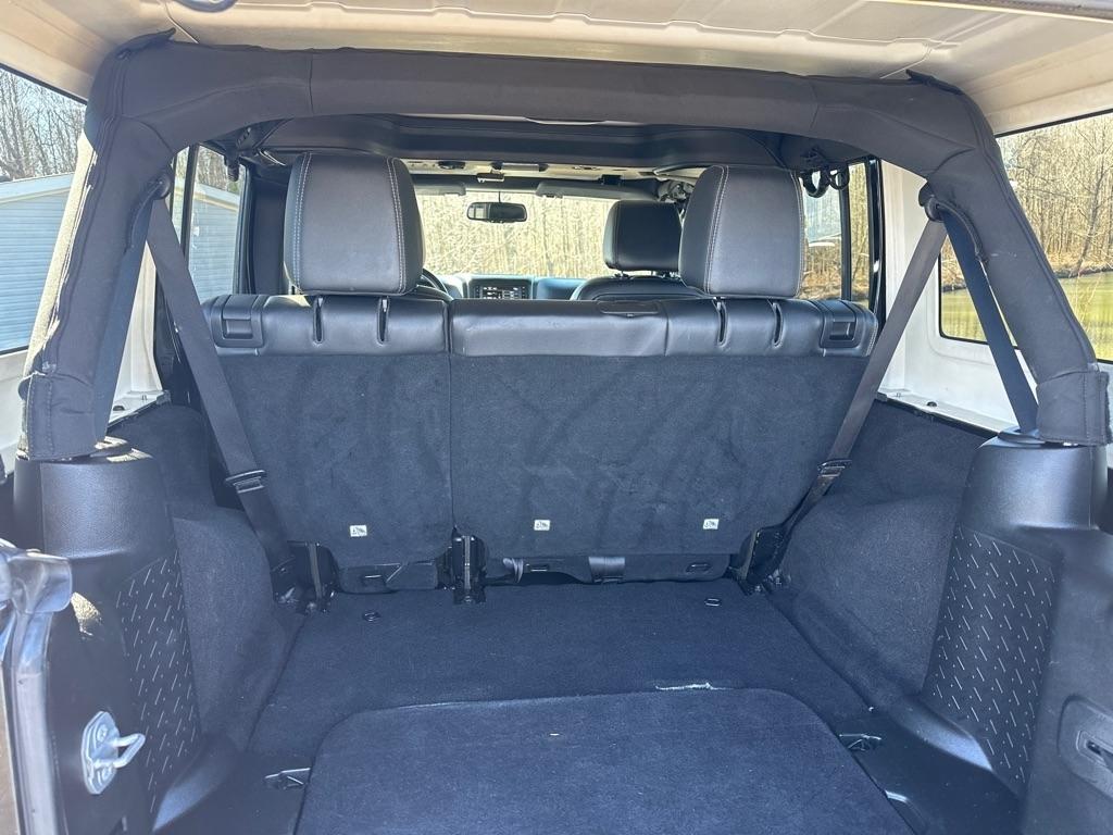 Jeep Wrangler Unlimited 4WD 4dr Sahara 2015