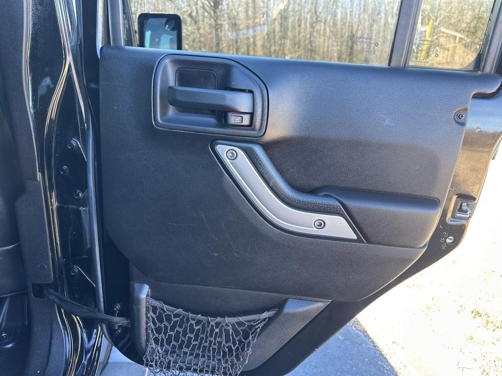 Jeep Wrangler Unlimited 4WD 4dr Sahara 2015