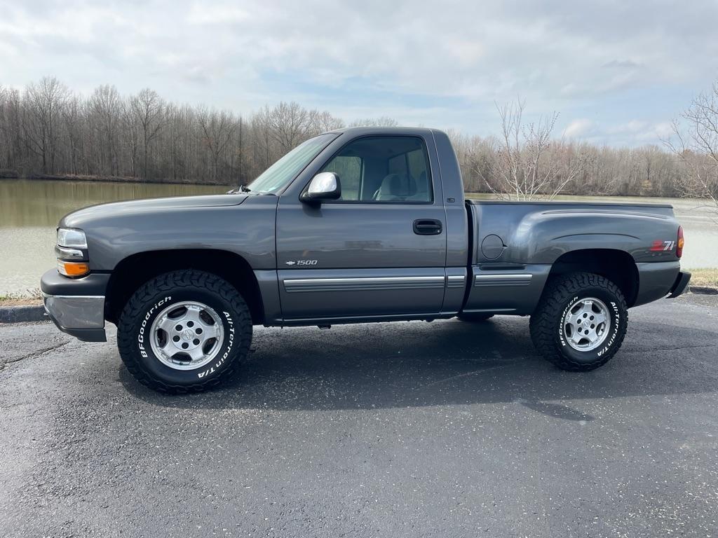 Chevrolet Silverado 1500 Reg Cab 119.0" WB 4WD LS 1999