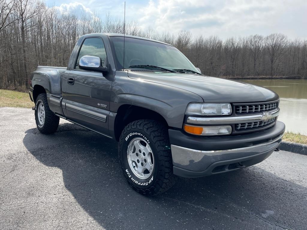 Chevrolet Silverado 1500 Reg Cab 119.0" WB 4WD LS 1999