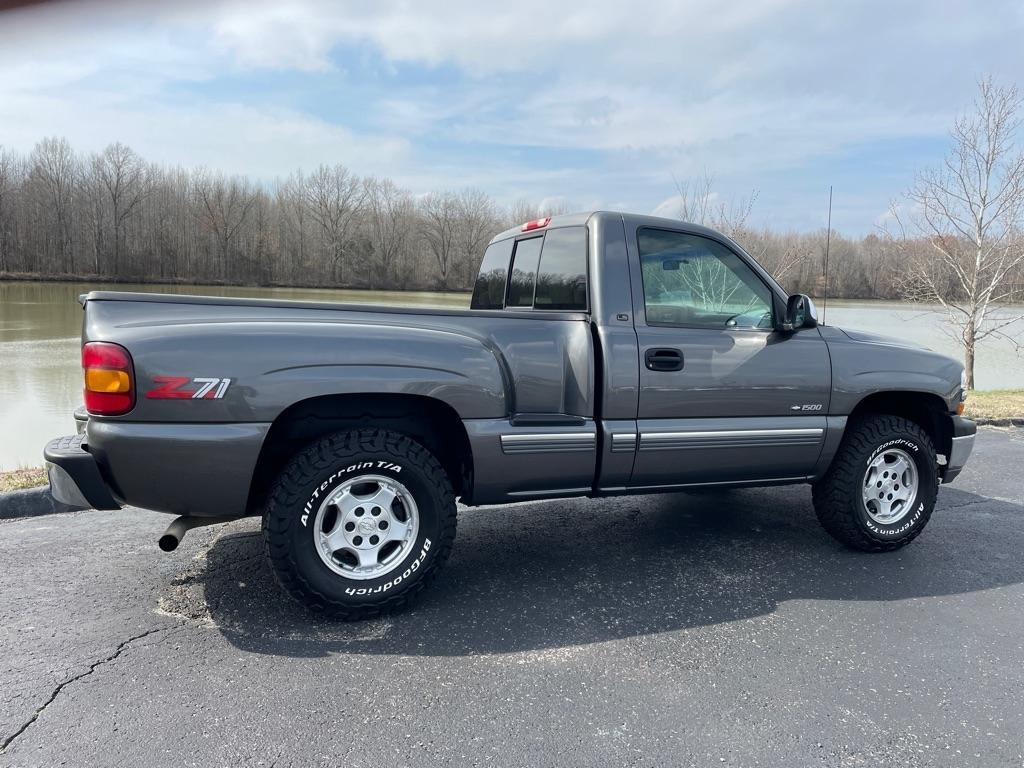 Chevrolet Silverado 1500 Reg Cab 119.0" WB 4WD LS 1999