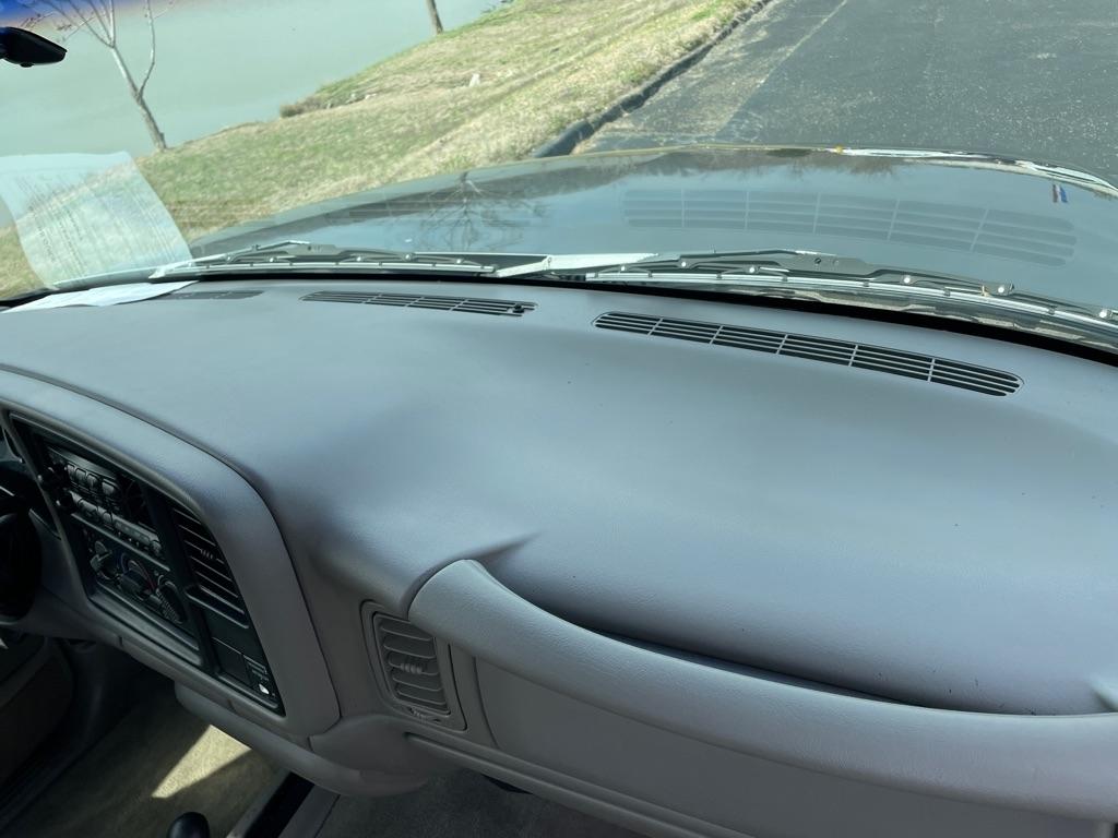 Chevrolet Silverado 1500 Reg Cab 119.0" WB 4WD LS 1999