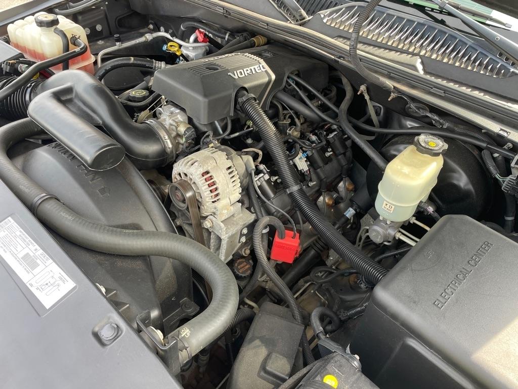 Chevrolet Silverado 1500 Reg Cab 119.0" WB 4WD LS 1999