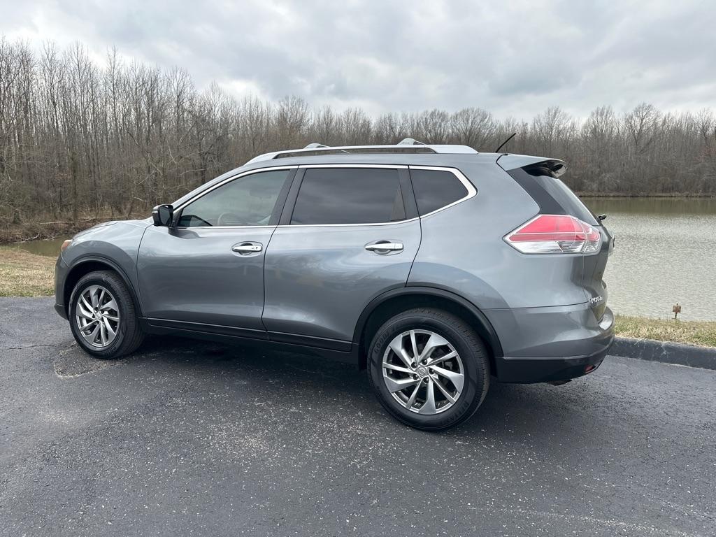 Nissan Rogue FWD 4dr SV 2015