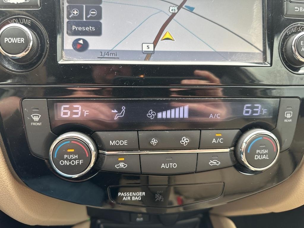 Nissan Rogue FWD 4dr SV 2015