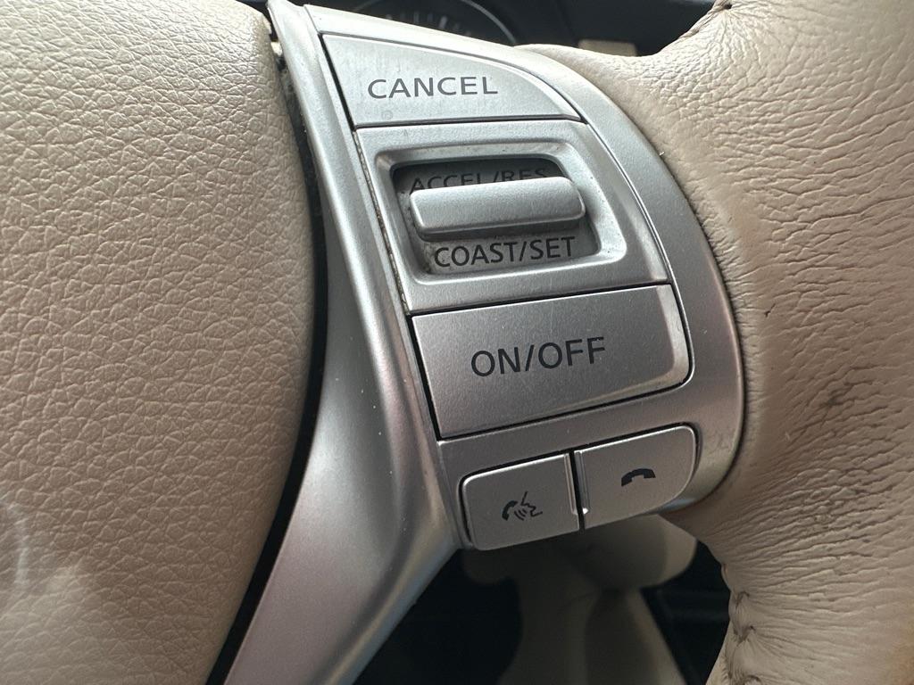 Nissan Rogue FWD 4dr SV 2015