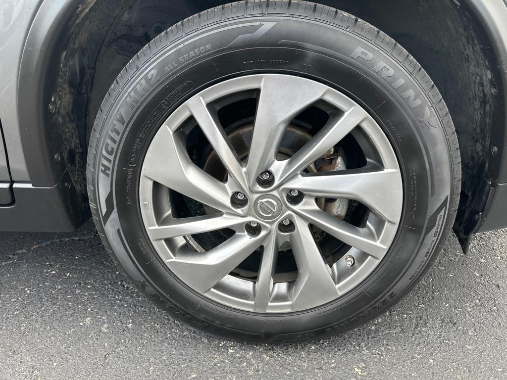 Nissan Rogue FWD 4dr SV 2015