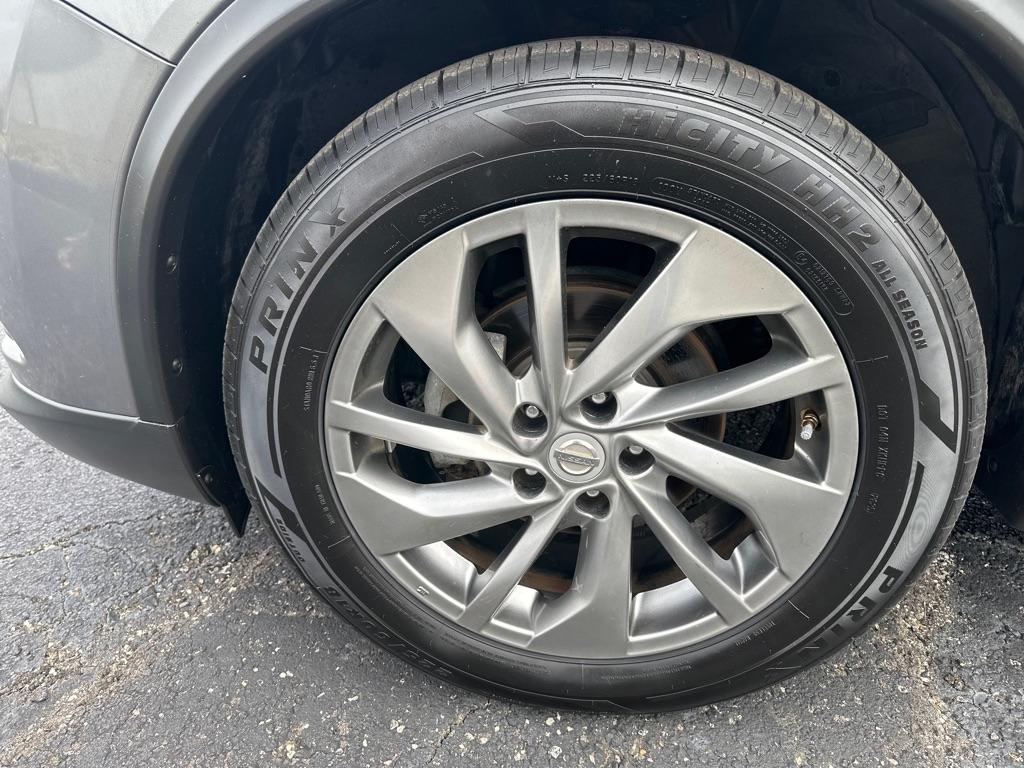 Nissan Rogue FWD 4dr SV 2015