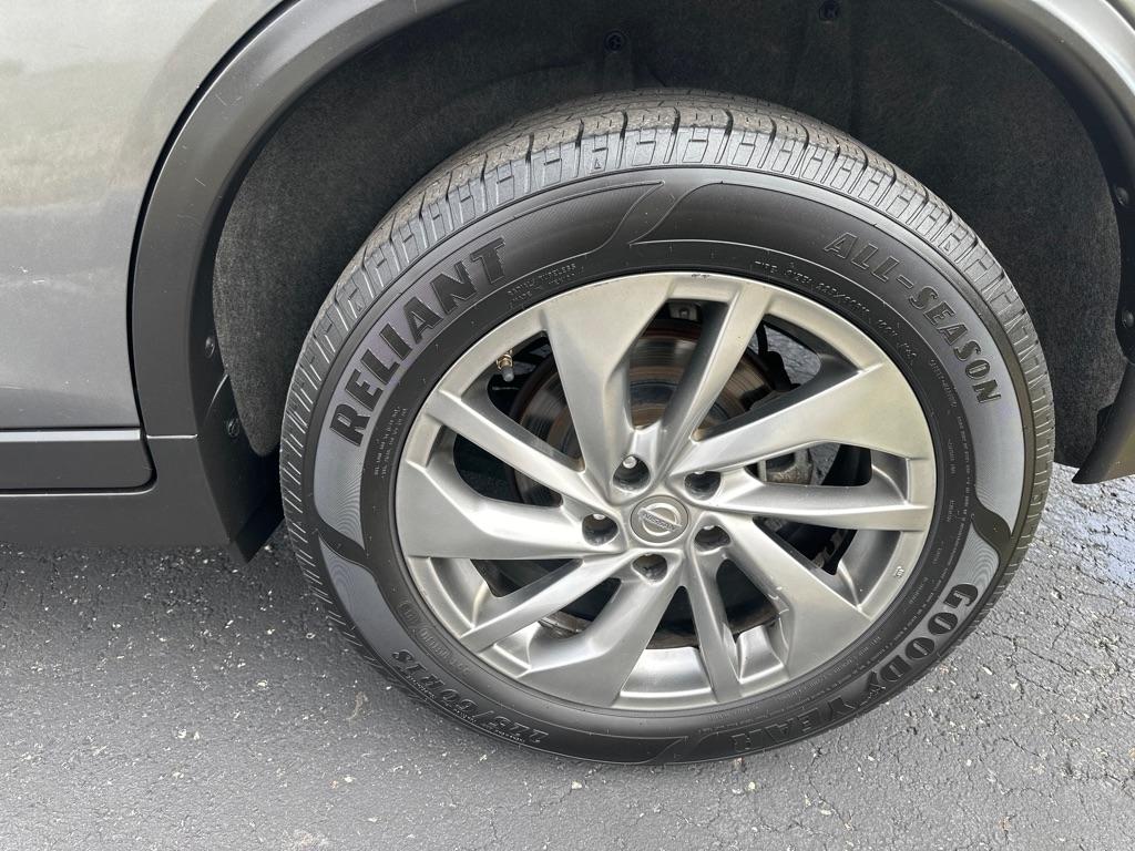 Nissan Rogue FWD 4dr SV 2015