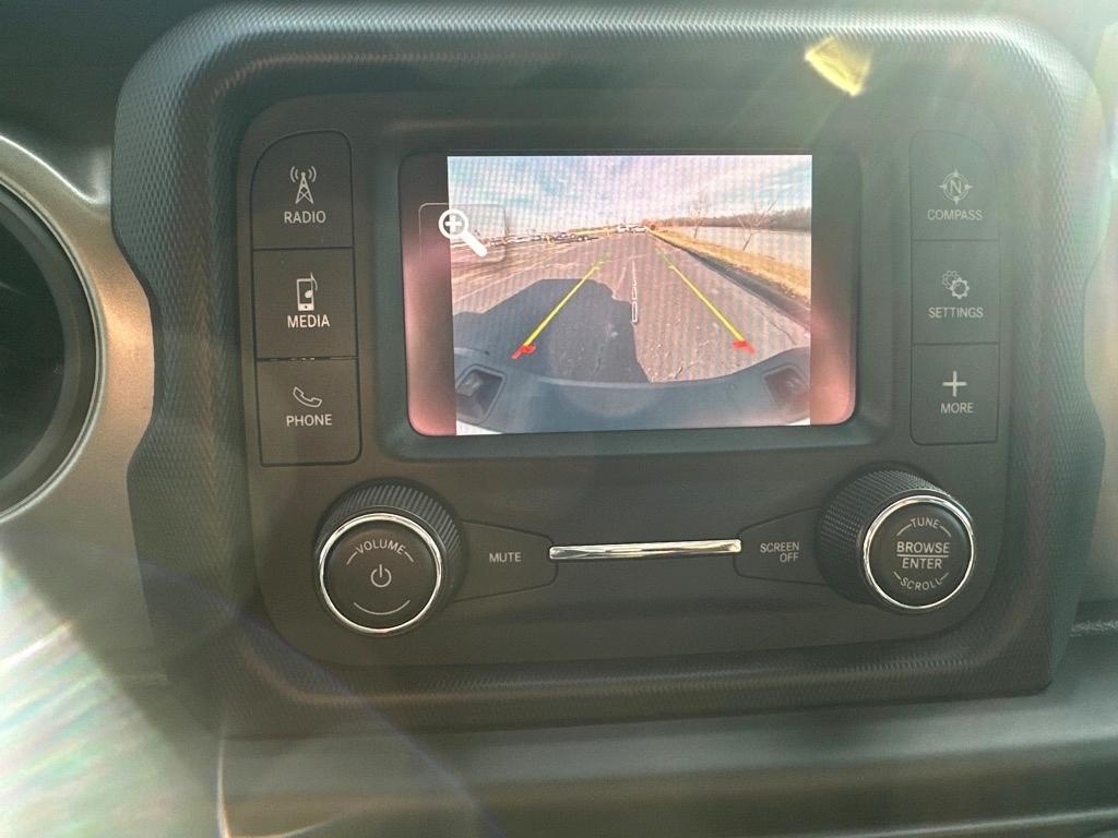 Jeep Gladiator Willys Sport 4x4 2021