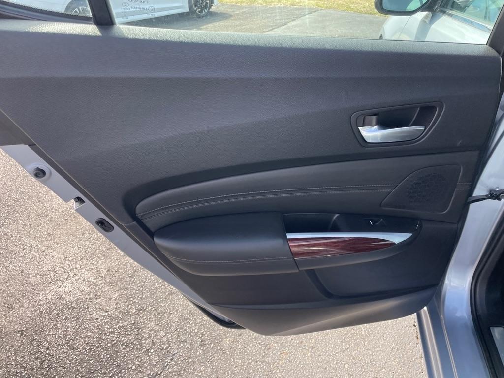 Acura TLX 4dr Sdn FWD V6 Advance 2015