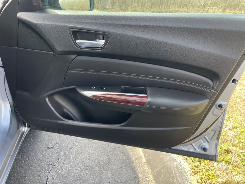 Acura TLX 4dr Sdn FWD V6 Advance 2015