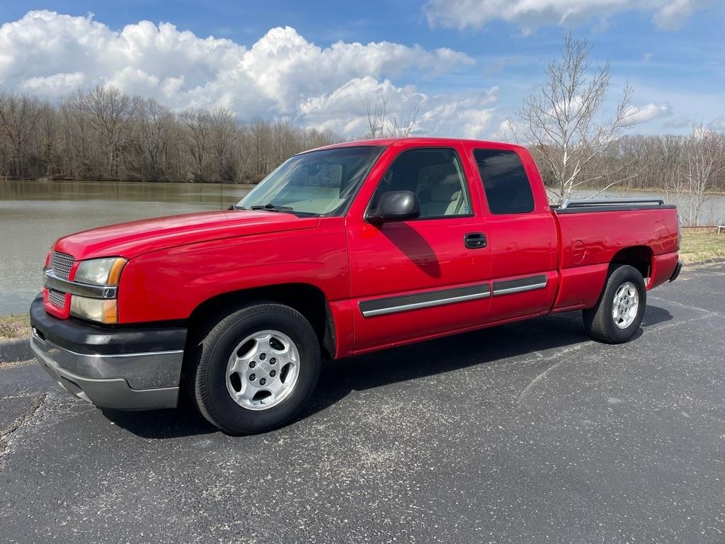 Chevrolet Silverado 1500 Ext Cab 143.5" WB LS 2003