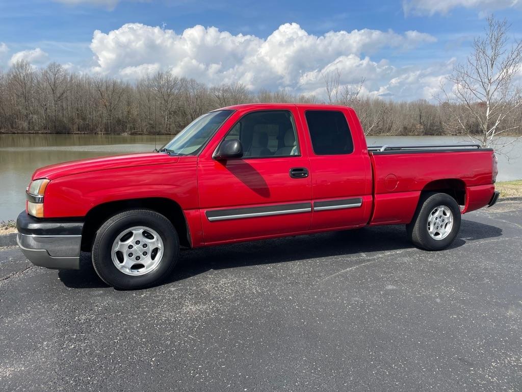 Chevrolet Silverado 1500 Ext Cab 143.5" WB LS 2003