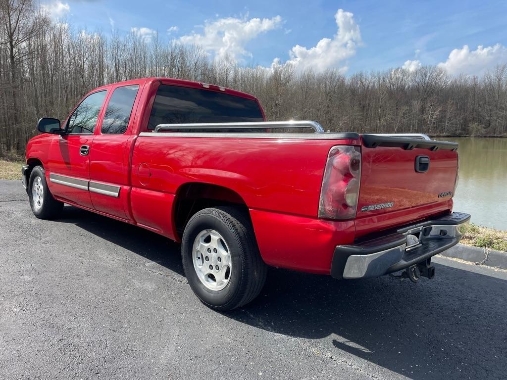 Chevrolet Silverado 1500 Ext Cab 143.5" WB LS 2003