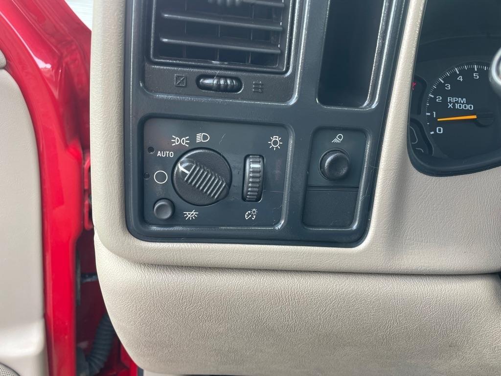 Chevrolet Silverado 1500 Ext Cab 143.5" WB LS 2003