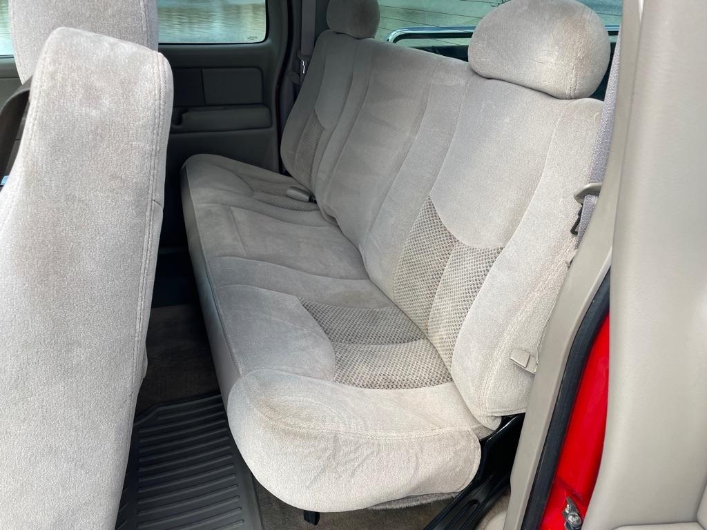 Chevrolet Silverado 1500 Ext Cab 143.5" WB LS 2003